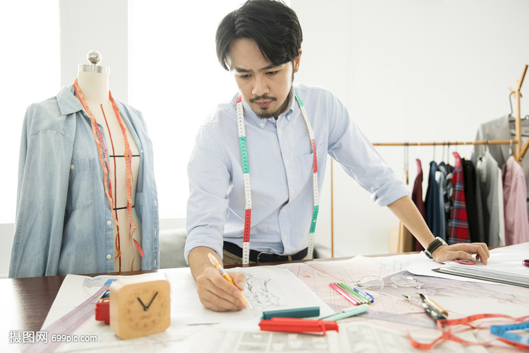 服装设计师与产品设计的融合与创新